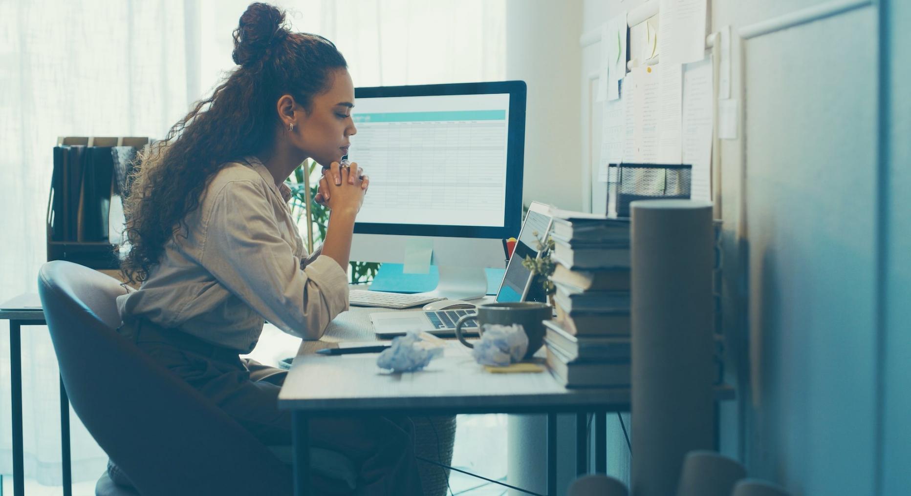 Internationale Seminargemeinschaft mit Teilnehmern aus verschiedenen Kulturen